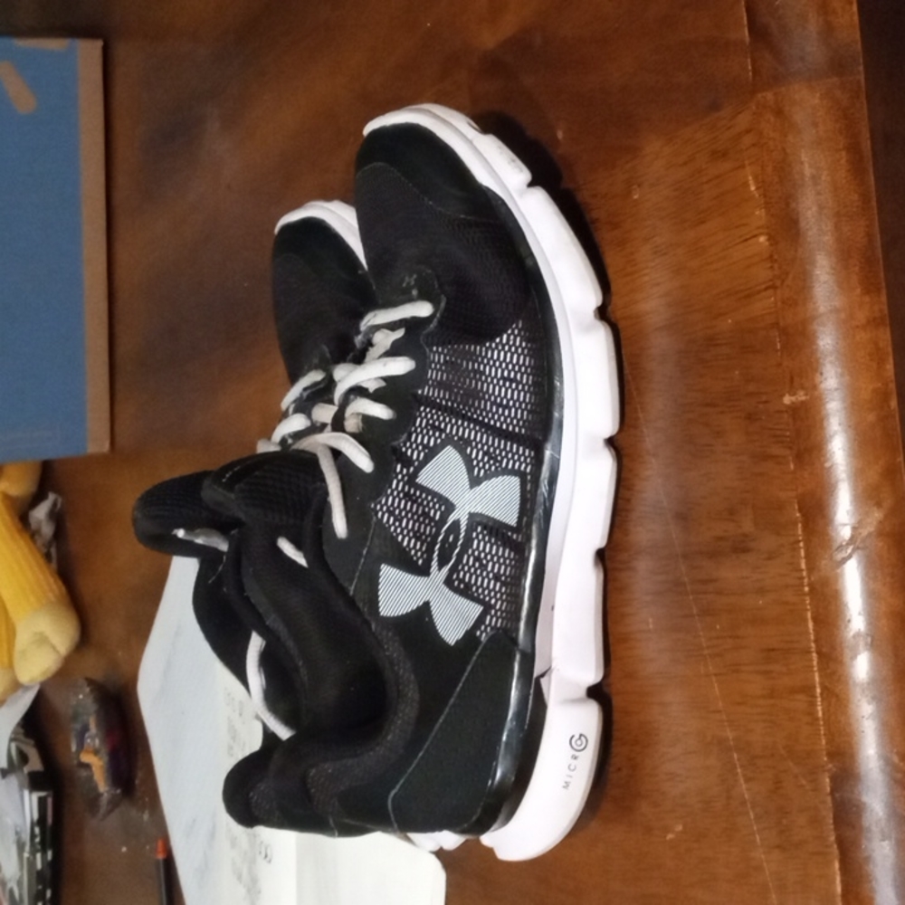 Woman's Nike's Size 5.5